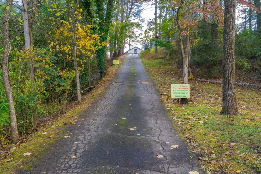 106 Settawig Road Brasstown, NC 28902