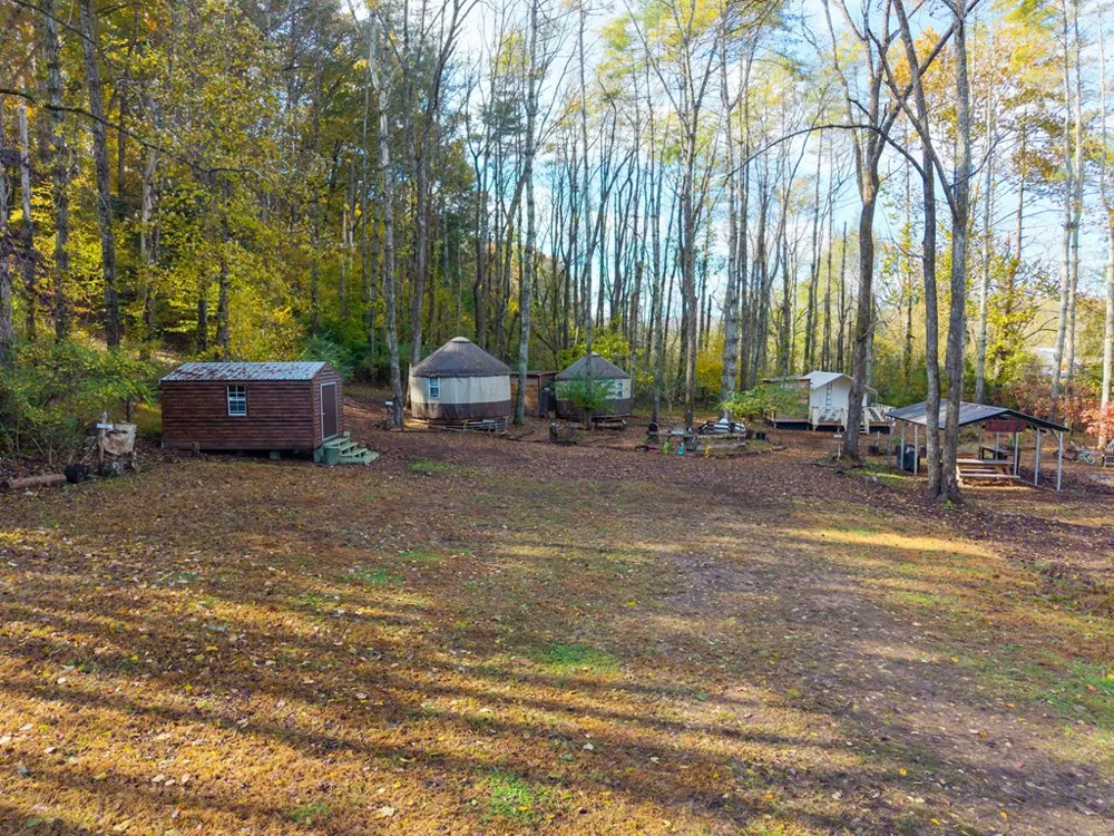 106 Settawig Road Brasstown, NC 28902