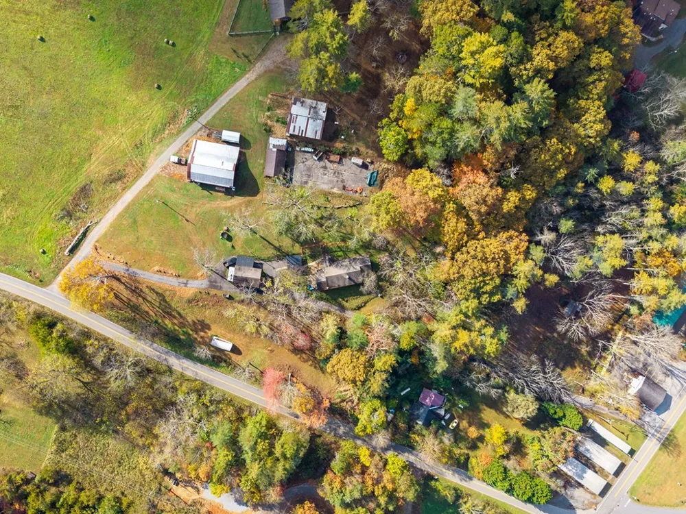 106 Settawig Road Brasstown, NC 28902