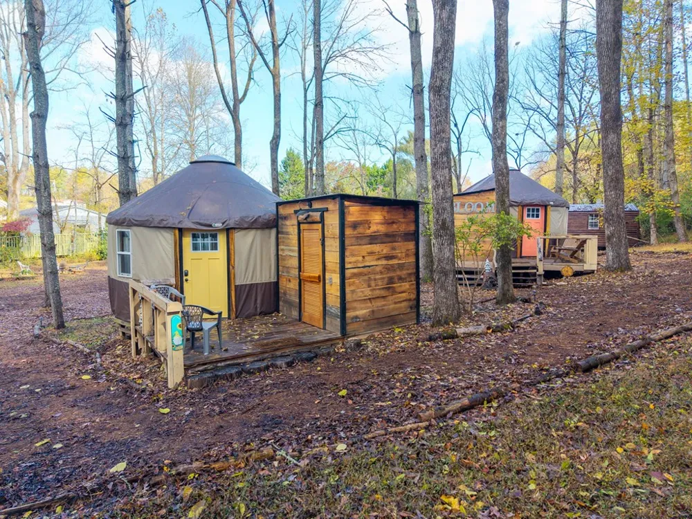 106 Settawig Road Brasstown, NC 28902