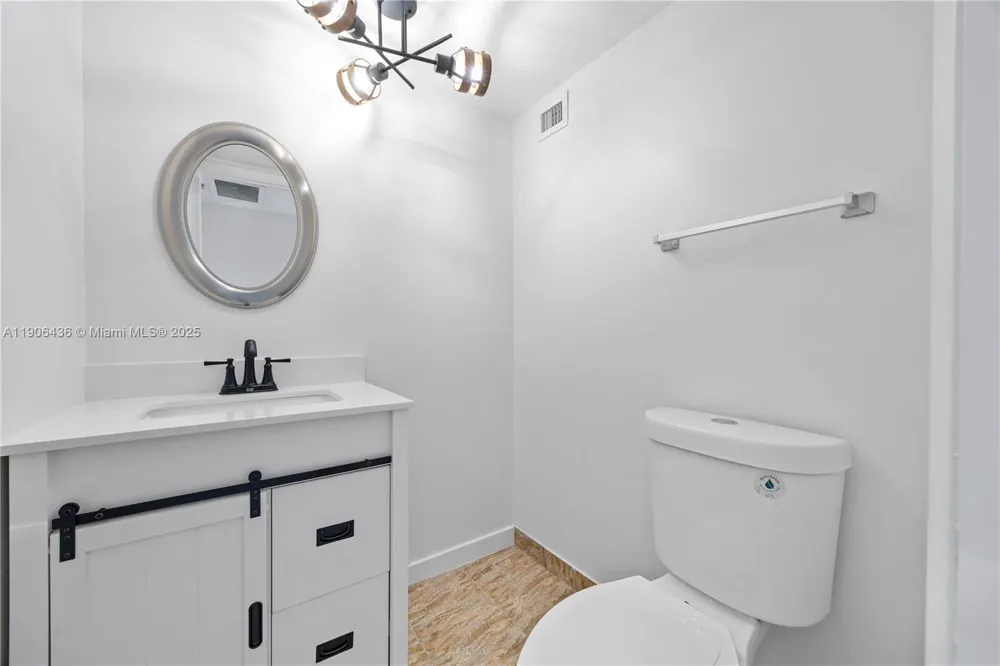2750 NE 183rd St #2601 Aventura, FL 33160