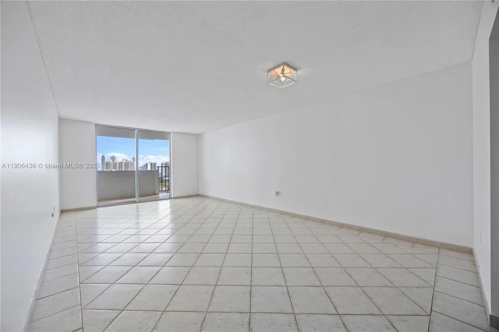 2750 NE 183rd St #2601 Aventura, FL 33160