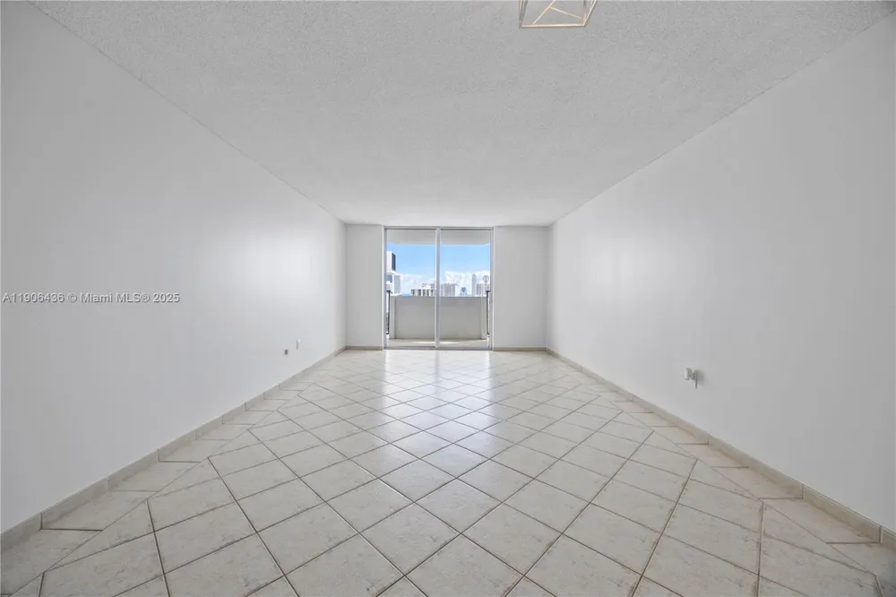 2750 NE 183rd St #2601 Aventura, FL 33160
