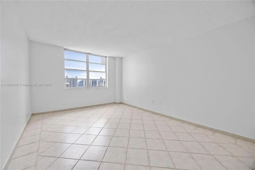 2750 NE 183rd St #2601 Aventura, FL 33160