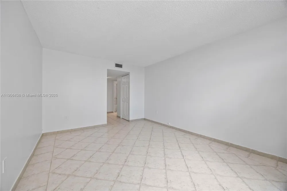 2750 NE 183rd St #2601 Aventura, FL 33160