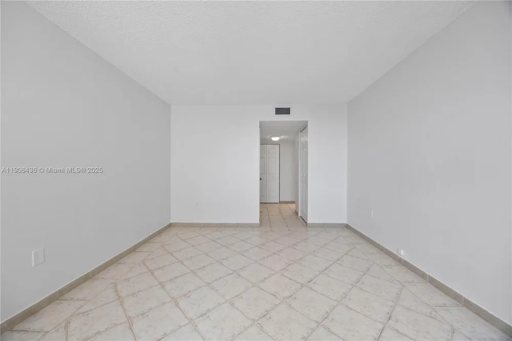 2750 NE 183rd St #2601 Aventura, FL 33160
