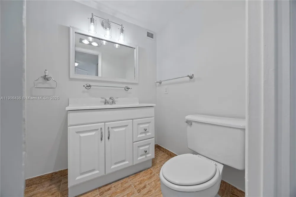 2750 NE 183rd St #2601 Aventura, FL 33160