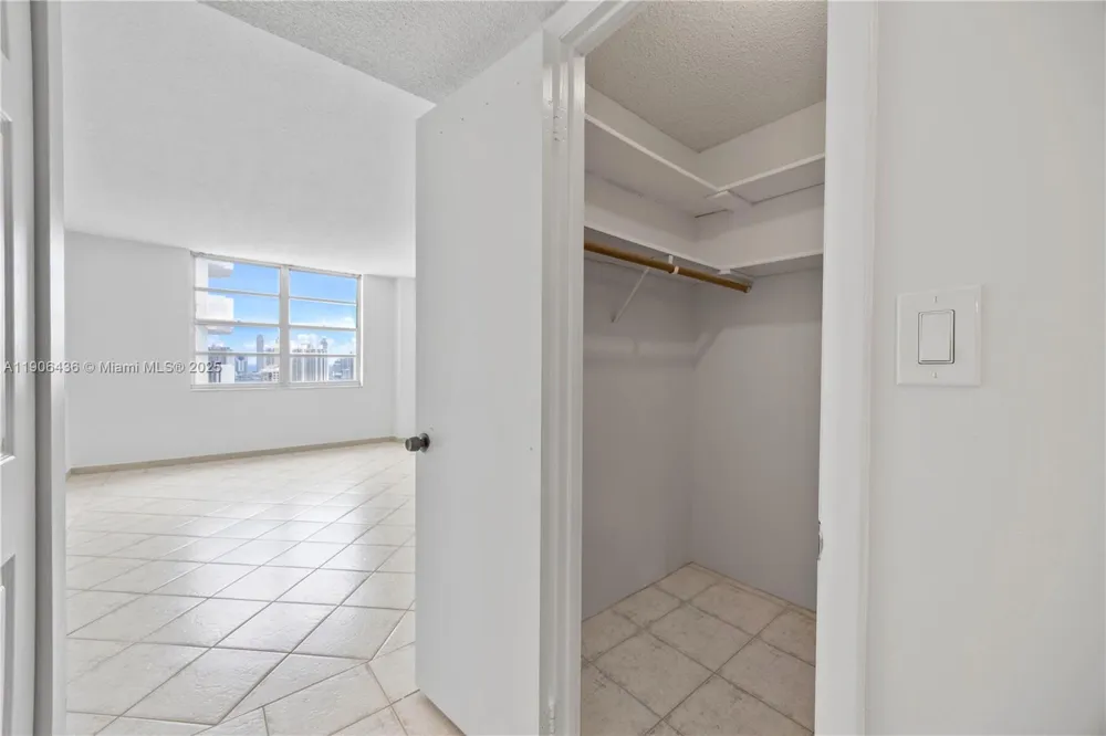 2750 NE 183rd St #2601 Aventura, FL 33160