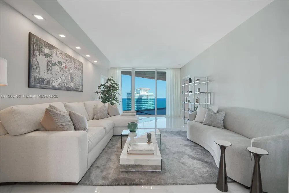 300 S Pointe Dr #4306 Miami Beach, FL 33139