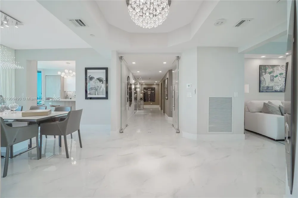 300 S Pointe Dr #4306 Miami Beach, FL 33139