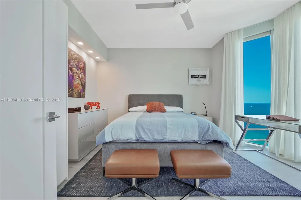 300 S Pointe Dr #4306 Miami Beach, FL 33139