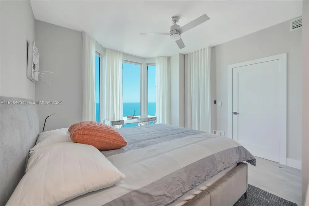 300 S Pointe Dr #4306 Miami Beach, FL 33139