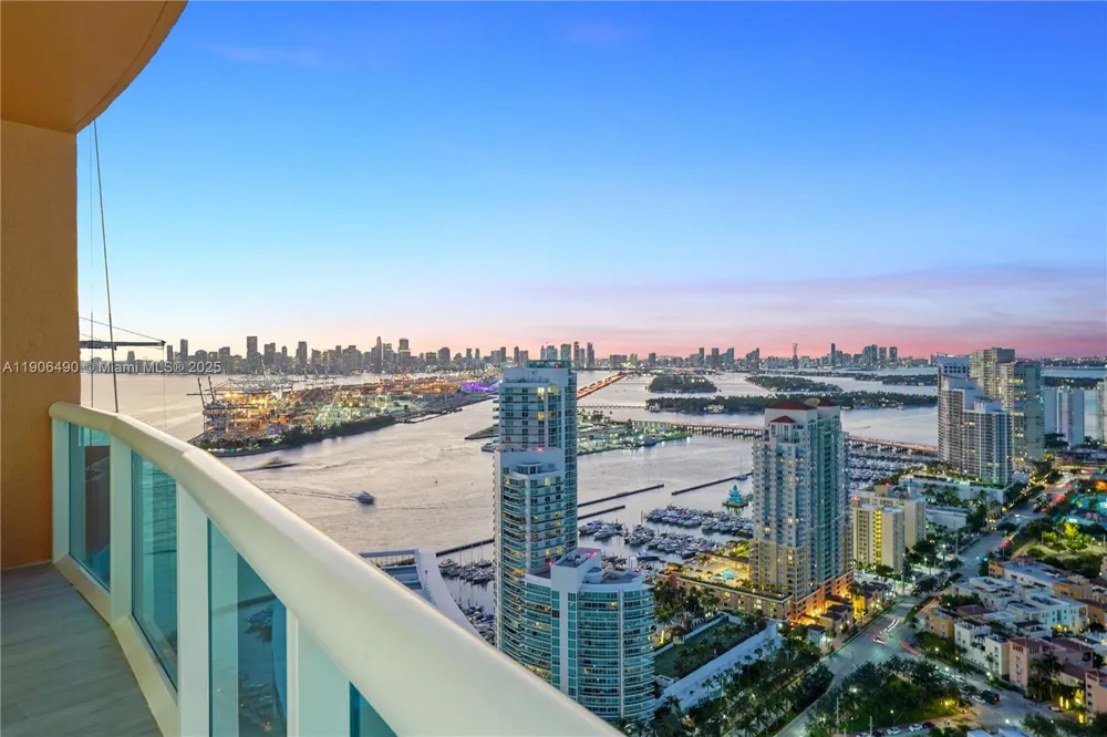 300 S Pointe Dr #4306 Miami Beach, FL 33139