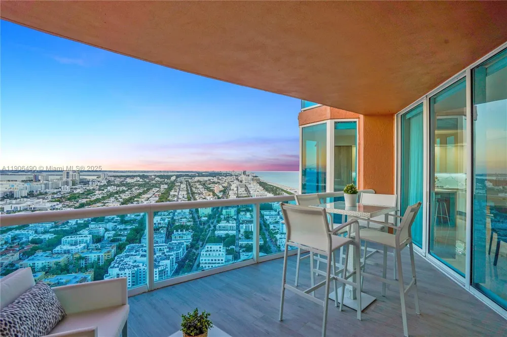 300 S Pointe Dr #4306 Miami Beach, FL 33139