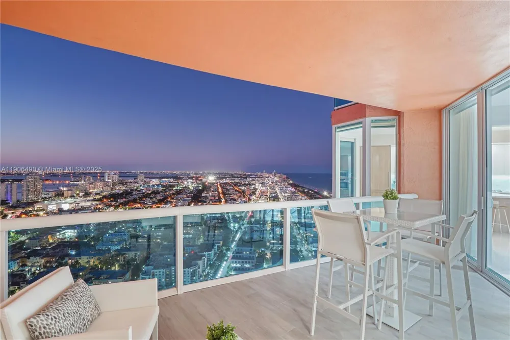 300 S Pointe Dr #4306 Miami Beach, FL 33139