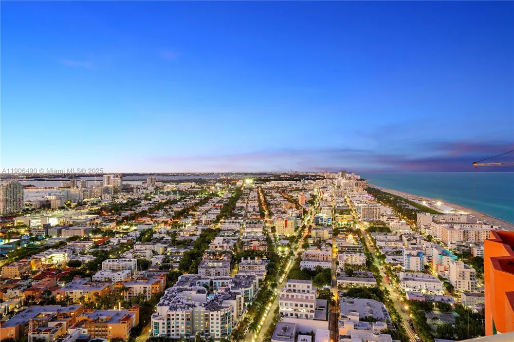 300 S Pointe Dr #4306 Miami Beach, FL 33139