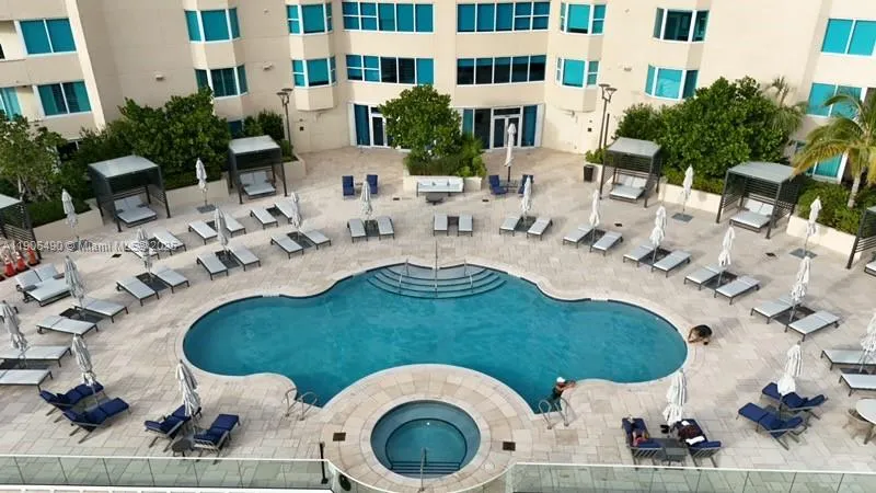 300 S Pointe Dr #4306 Miami Beach, FL 33139