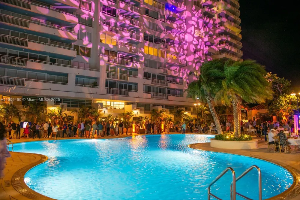 300 S Pointe Dr #4306 Miami Beach, FL 33139