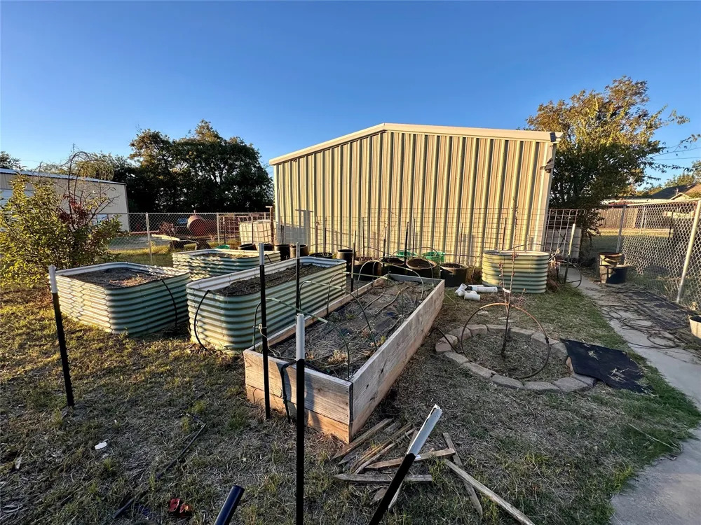 107 Arkansas Street Seymour, TX 76380