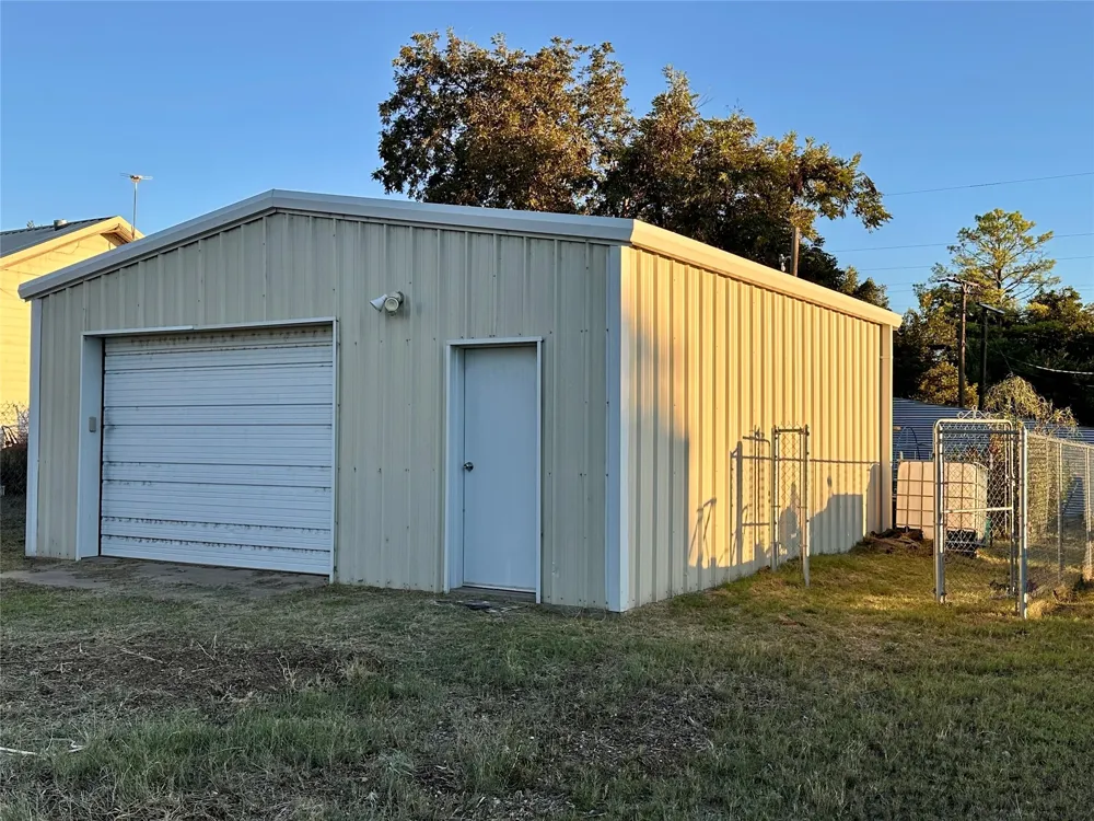 107 Arkansas Street Seymour, TX 76380