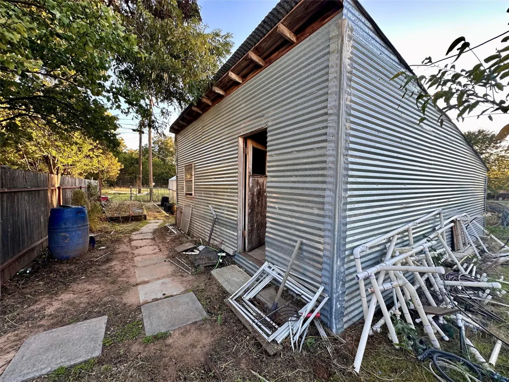 107 Arkansas Street Seymour, TX 76380