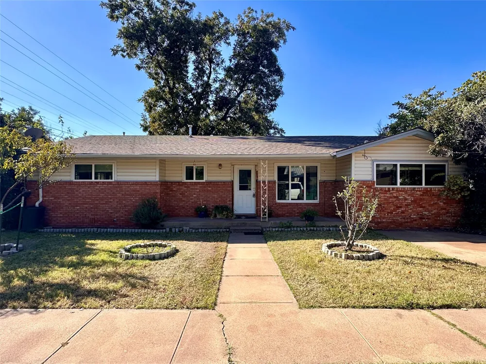 107 Arkansas Street Seymour, TX 76380