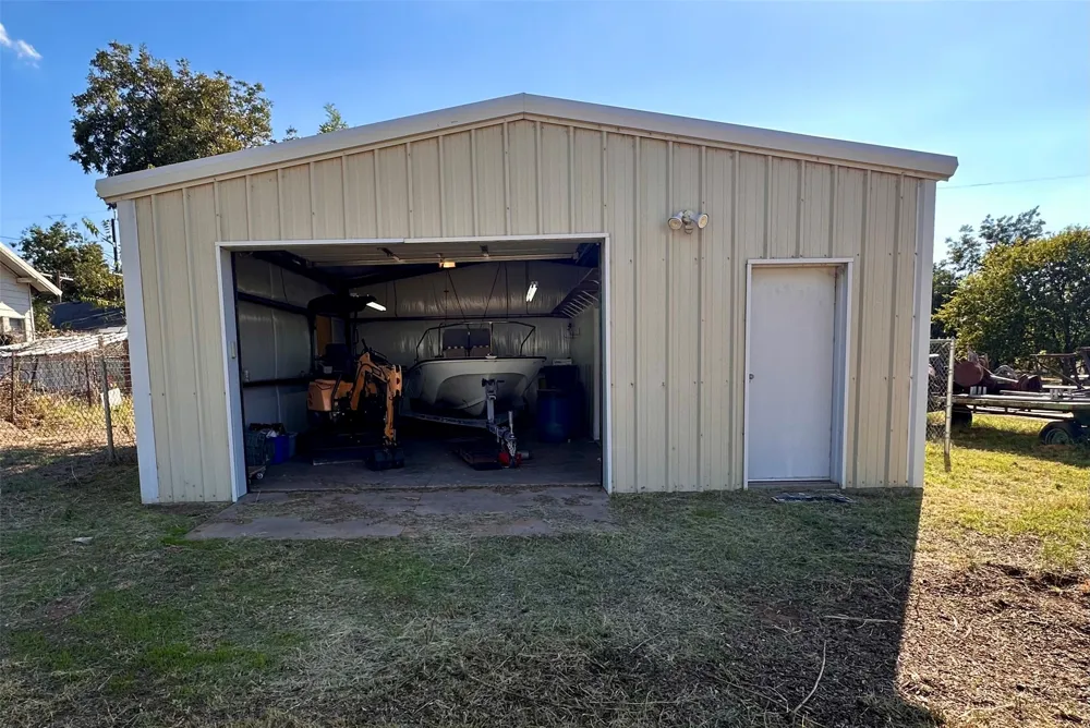 107 Arkansas Street Seymour, TX 76380
