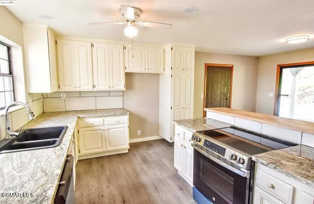 13300 Lone Bend Road Jamestown, CA 95327