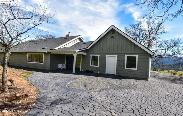 13300 Lone Bend Road Jamestown, CA 95327