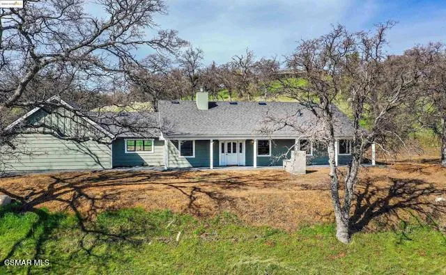 13300 Lone Bend Road Jamestown, CA 95327