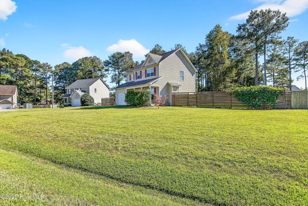 203 Reef Lane Richlands, NC 28574