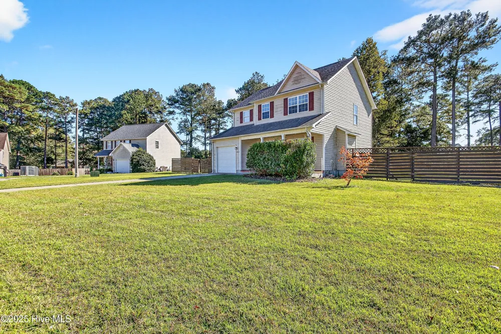 203 Reef Lane Richlands, NC 28574