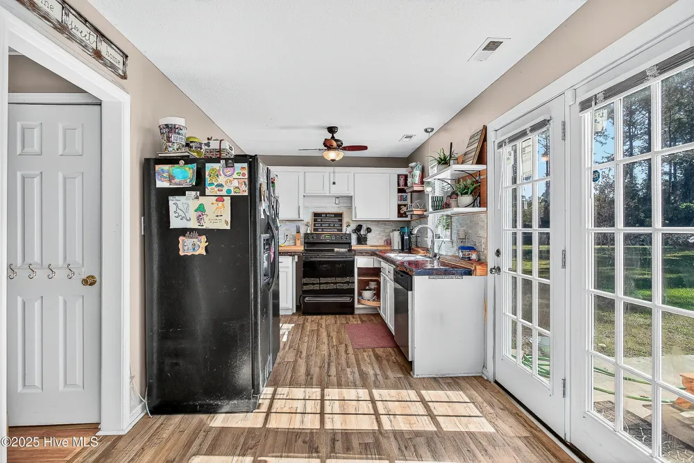 203 Reef Lane Richlands, NC 28574