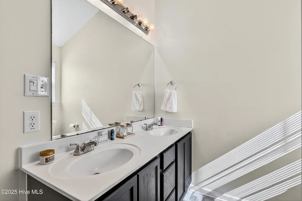 203 Reef Lane Richlands, NC 28574