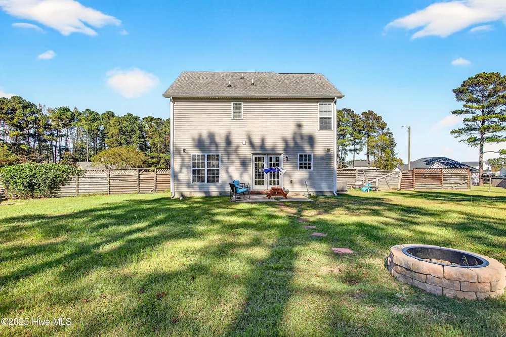 203 Reef Lane Richlands, NC 28574