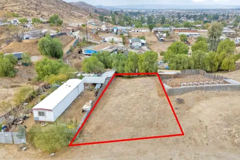 Osborne Ln.  APN 459-212-021 - LOT 75