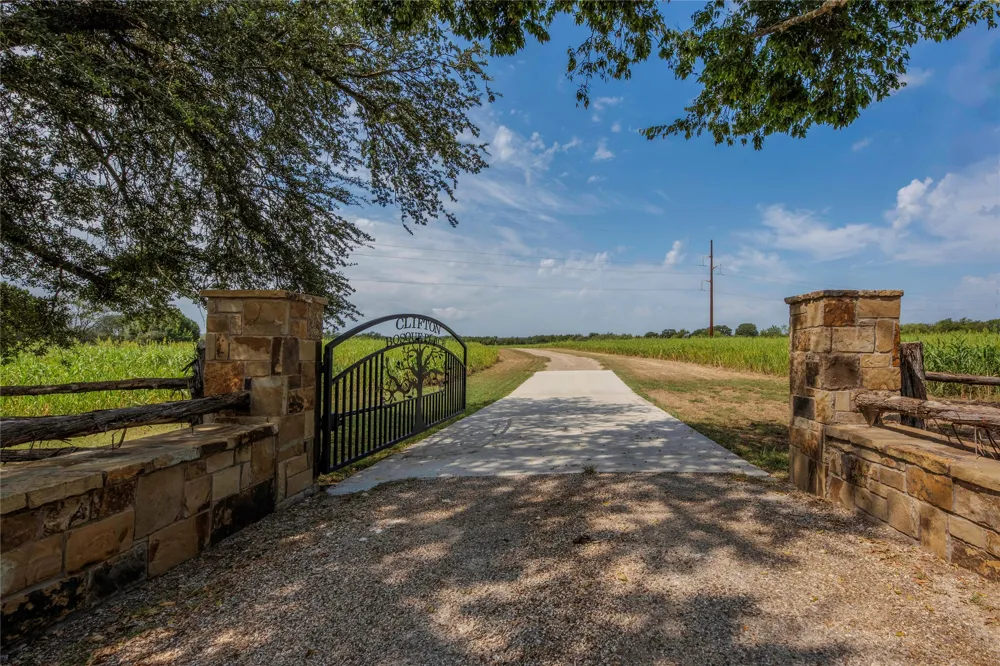 395 County Rd 2530 Meridian, TX 76665