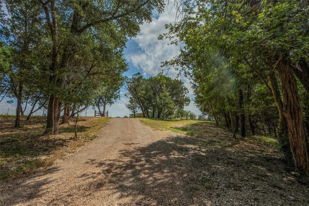 395 County Rd 2530 Meridian, TX 76665