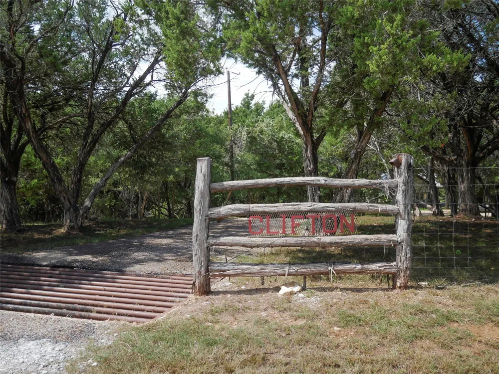 395 County Rd 2530 Meridian, TX 76665