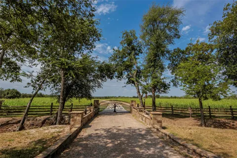 395 County Rd 2530