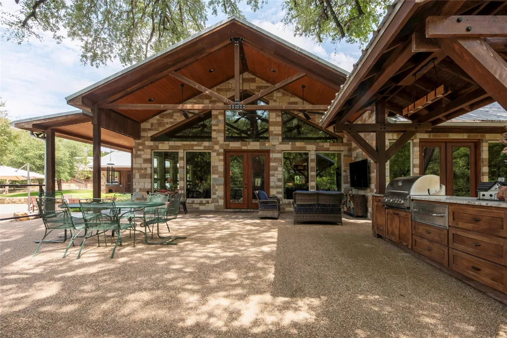395 County Rd 2530 Meridian, TX 76665