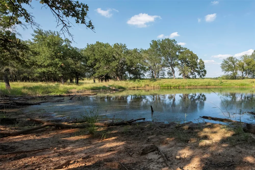 11157 State Highway 36 Jonesboro, TX 76538