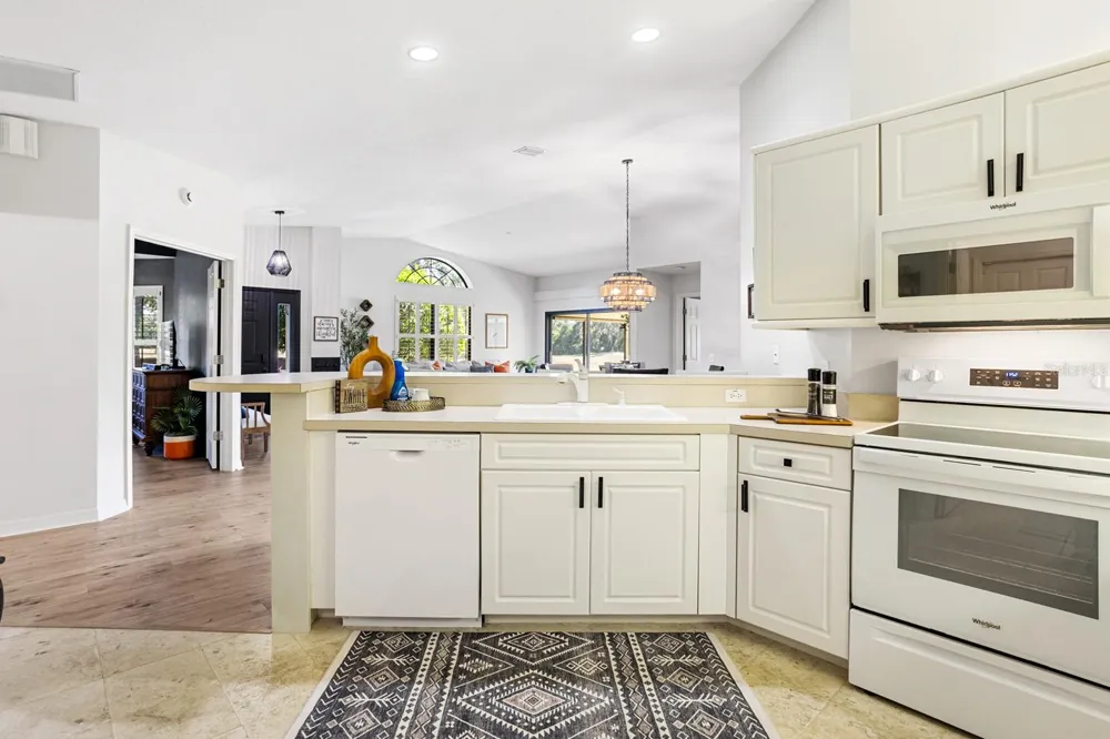 138 STRATFORD COURT Haines City, FL 33844