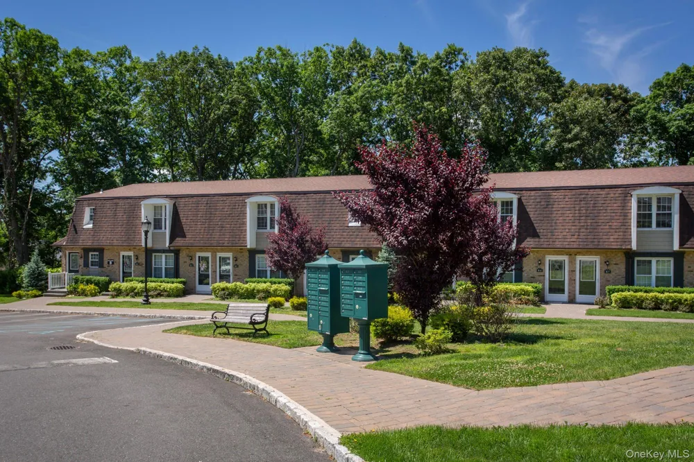 100 Villa D'est Drive #D- 16 Coram, NY 11727
