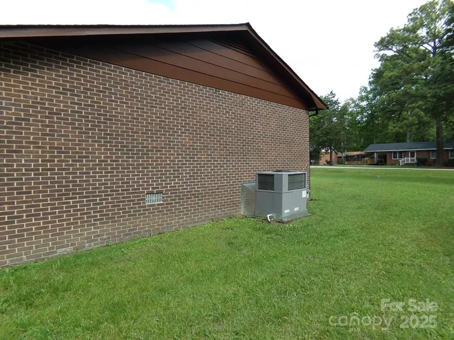 556 Roundtree Circle Chester, SC 29706