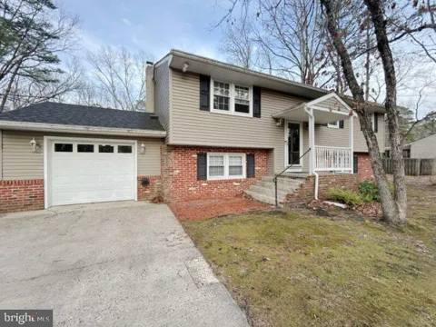 213 OAK LANE