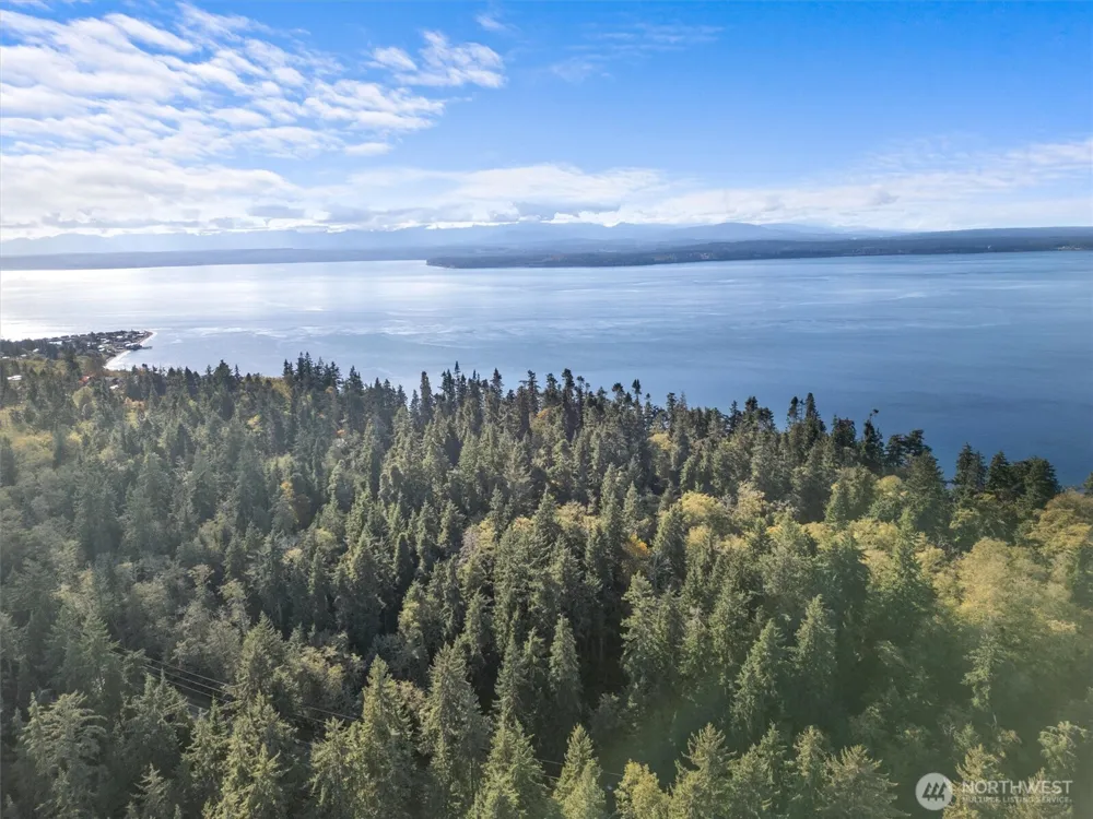 4530 Smugglers Cove Rd Road Freeland, WA 98429