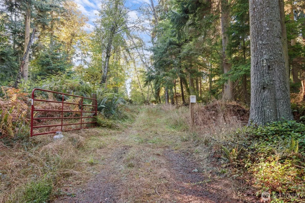 4530 Smugglers Cove Rd Road Freeland, WA 98429