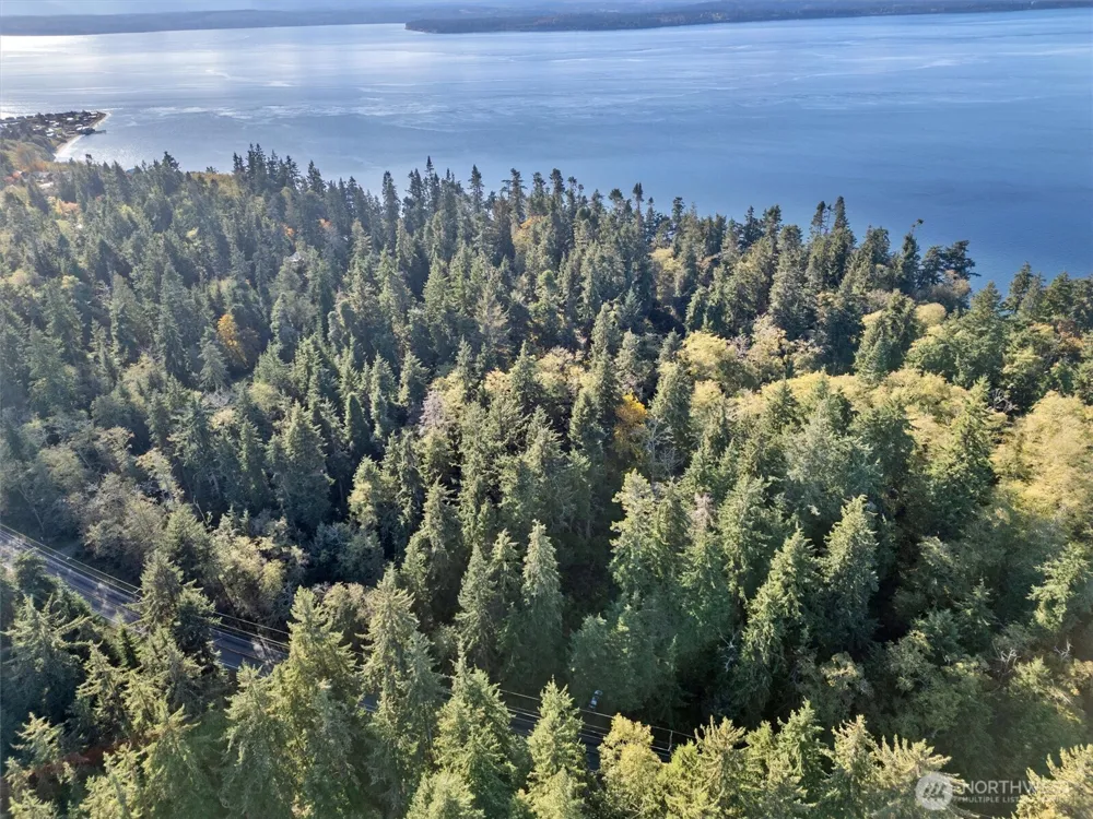 4530 Smugglers Cove Rd Road Freeland, WA 98429