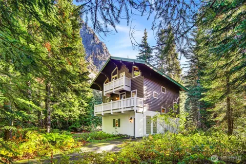 22 Alpental Street